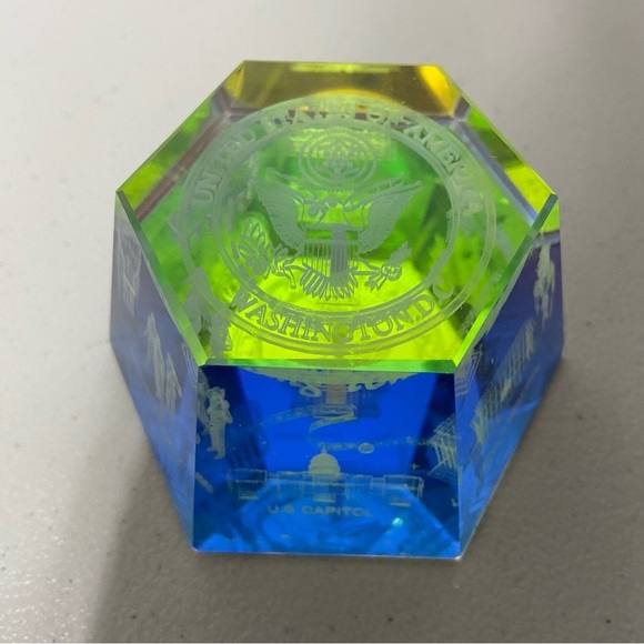 Other - Washington DC 3D Laser Etched Holographic Iridescent Paper Weight Glass Acrylic